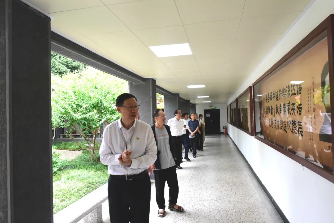 1728439044216757.jpg 8.jpg