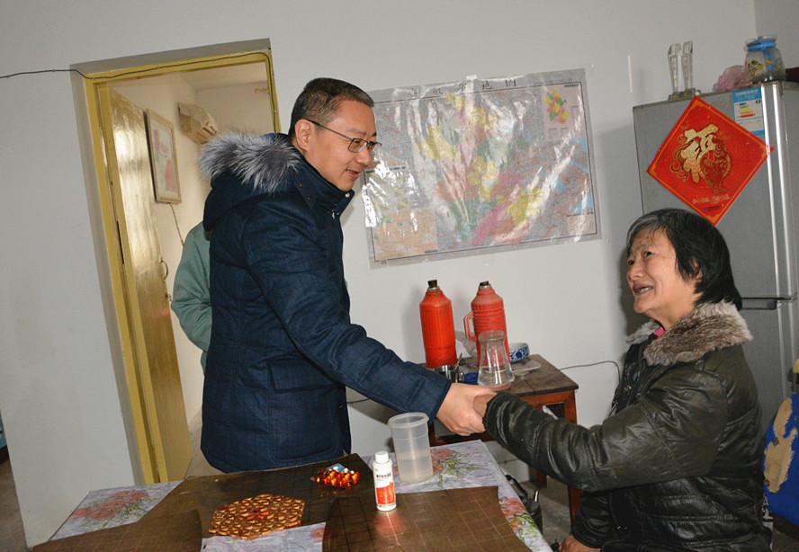 冬日送温暖，关怀感人心——od平台入口官网慰问困难员工家庭