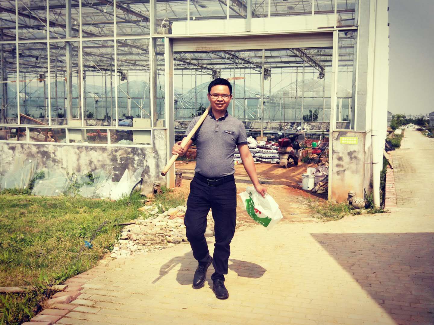 迎难而上的直爽汉子——记浙江中环农业开发有限公司开发部经理陈波