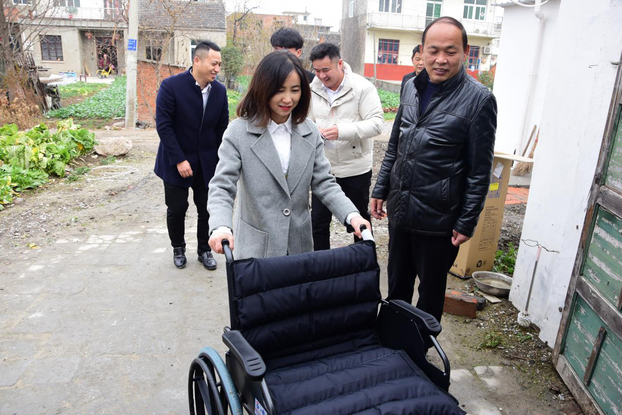 “心愿礼物”为古稀老人增添一抹暖阳 ——od平台入口官网第十季“大爱中环 暖冬行动”第七站